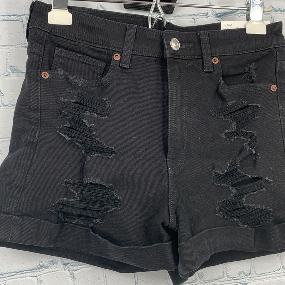 American Eagle NWT size 4 black destroyed denim mom short stretch 27W